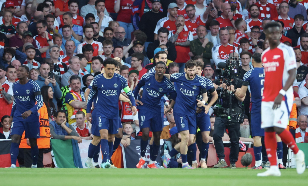 罗体：迪巴拉因发烧缺席罗马的训练，多夫比克恢复跑步练习（罗体：迪巴拉发烧无缘罗马训练，多夫比克重启跑步训练）