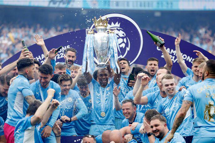 巴黎圣日耳曼内马尔帽子戏法（内马尔为巴黎圣日耳曼上演帽子戏法）