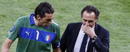 洛杉矶只有一个皇，那就是里皇（洛城唯有一皇，名曰里皇）