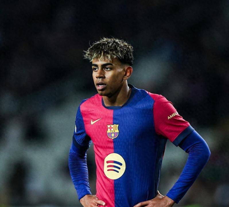 德甲今日开战！拜仁慕尼黑都否去的5连胜？（德甲今夜打响！拜仁能否延续五连胜？）