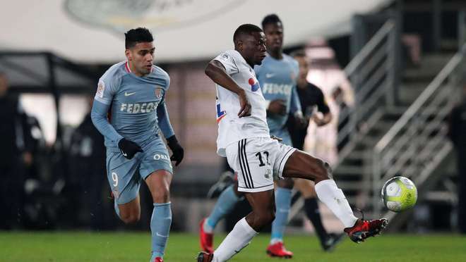 再换一个角度看看浩克的任意球！（换个视角再看浩克的任意球！）