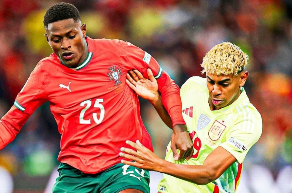 “我爱足球”燃动许昌（许昌掀起“我爱足球”热潮）