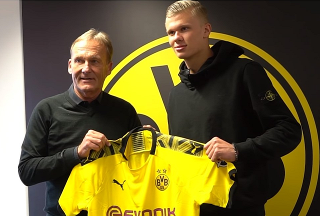 亚冠成都蓉城VS神户胜利船：周定洋坐镇 韦世豪+德尔加多领衔进攻（亚冠成都蓉城战神户胜利船：周定洋压阵，韦世豪搭档德尔加多领衔进攻）