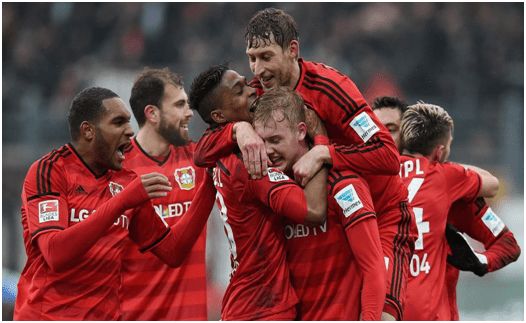 本菲卡2-0那不勒斯，里奥斯传射，巴雷罗破门（本菲卡2比0击败那不勒斯：里奥斯传射立功，巴雷罗建功）